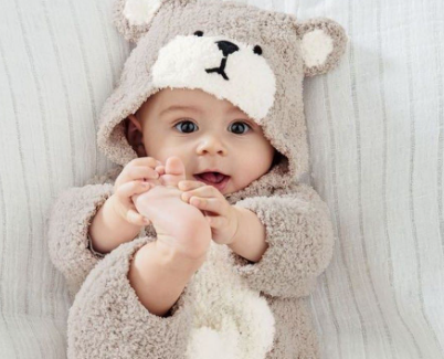 +20 emra uniseks për bebushin tuaj