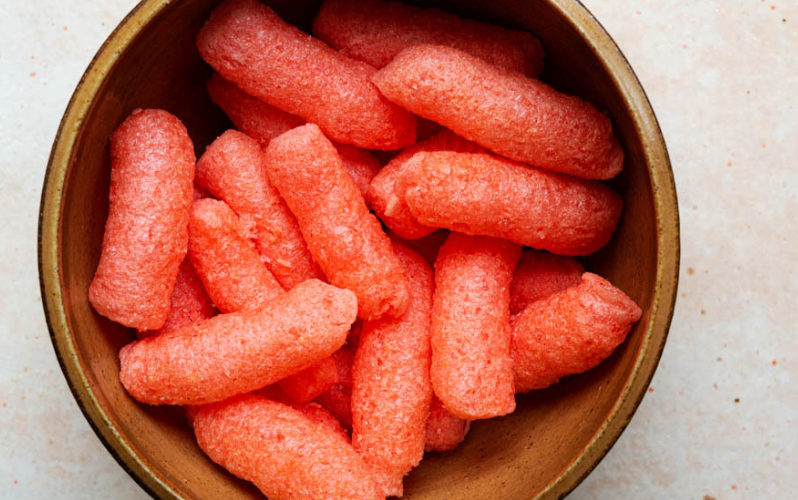 A mund të ha ushqime pikante gjatë gjidhënies?