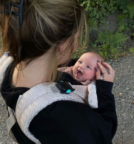 Kur mund të shohin foshnjat qartë dhe të dallojnë ngjyrat?